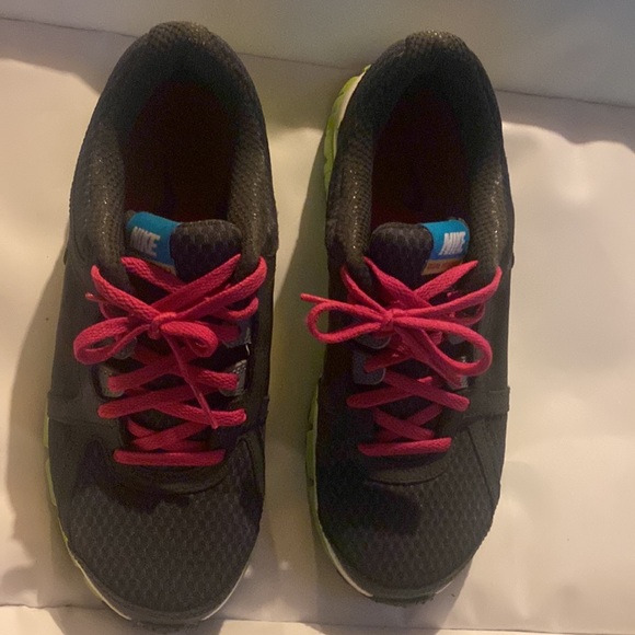 Nike runners - Picture 2 of 4